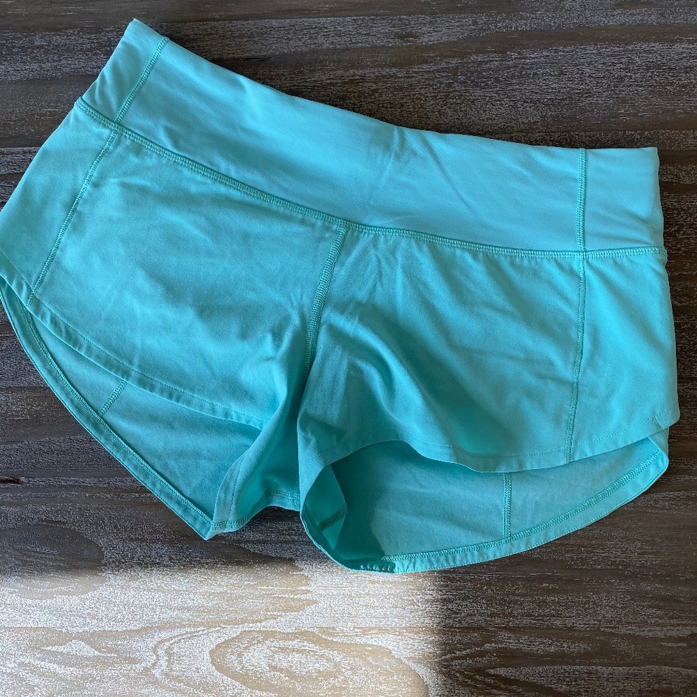 Lululemon Size 4 Speed Up Short 2.5"
